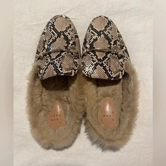 A New Day Mules Shoes Women Size 10 Reba Snake Skin Fur - Picture 1 of 3
